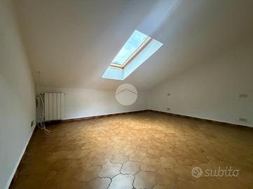 4 LOCALI A LA SPEZIA