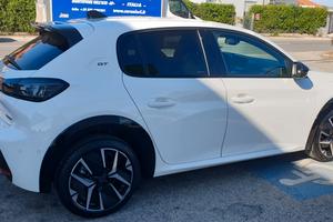 Auto Peugeot 208 GT