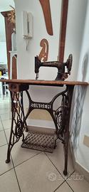 macchina da cucire vintage SINGER