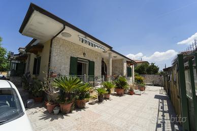 Villa o villino Lusciano [Cod. rif 3160183VRG]