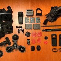 Insta 360 X3 con molti accessori