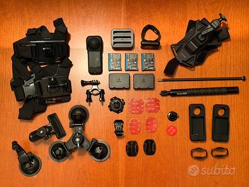 Insta 360 X3 con molti accessori