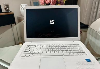 Portatile HP 4 Giga di Ram 64 giga di memoria