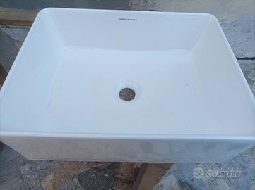 Lavabo da appoggio rettangolare