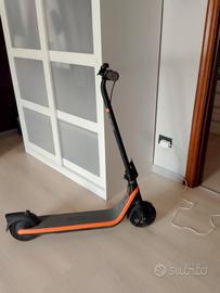 monopattino elettrico ninebot C2