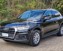 AUDI Q5 40 TDI quattro S tronic Business