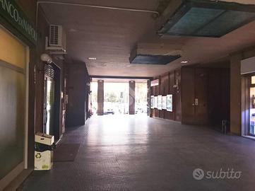 NEGOZIO A SAN GIORGIO A CREMANO