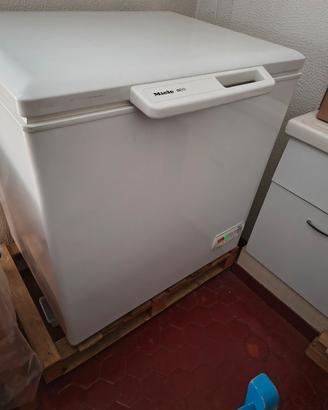 Congelatore a pozzetto Miele 240lt