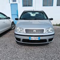 FIAT PUNTO 1200 LEGGI 