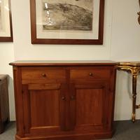 Mobiletto in noce nazionale a 2 ante e 2 cassetti 