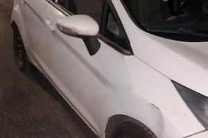 ford fiesta 5° serie  gpl 