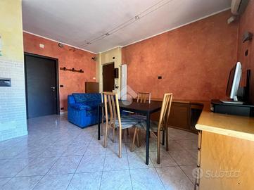 2 LOCALI A CARMAGNOLA