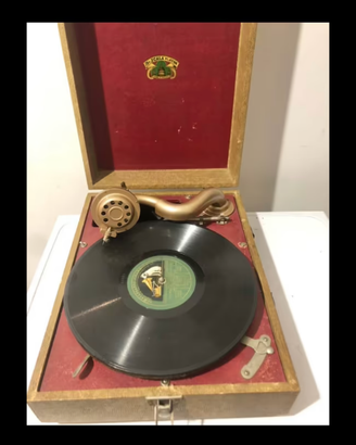 Grammofono a manovella anni 50