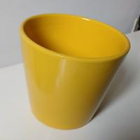 vaso giallo in ceramica