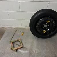 ruotino scorta Alfa  Giulietta con cric compreso