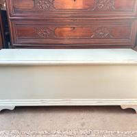 Cassapanca in legno laccata