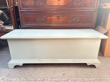 Cassapanca in legno laccata