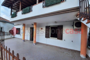 Ampio appartamento a torrice (fr)