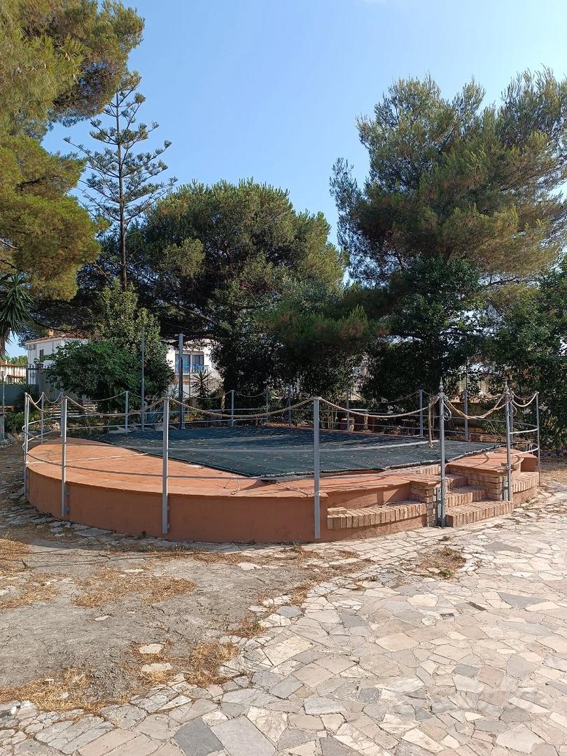 Villa singola con giardino - Vista 6