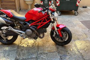 Ducati monster 696 plus