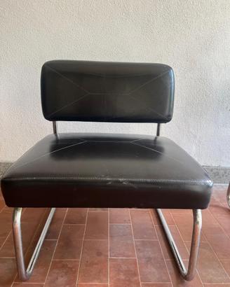 Poltroncina stile Bauhaus