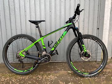 MTB Giant XTC in carbonio