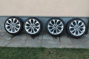  4 cerchi auto più  4 pneumatici invernali