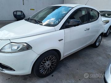 Lancia Ypsilon per ricambi 