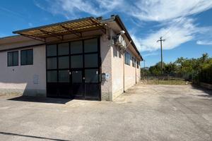 Capannone industriale in zona Borgo a Buggiano