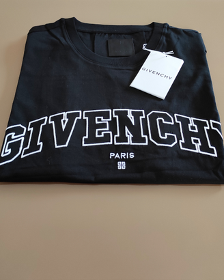 T-shirt GIVENCHY collezione 2022-2023 - 2 modelli