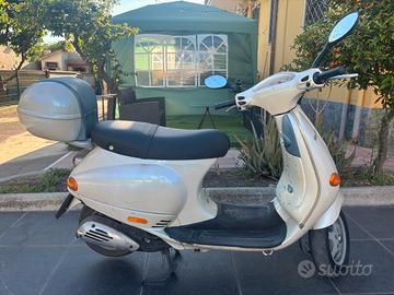 Vespa ET 4 125 cc