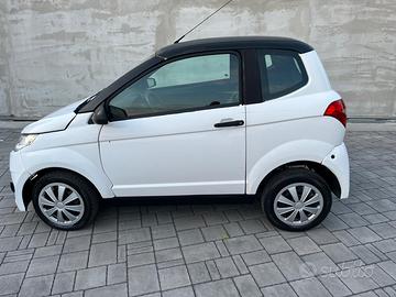 Aixam Sport bianca tetto nero anno 2015 km 68400