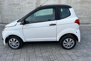 Aixam Sport bianca tetto nero anno 2015 km 68400