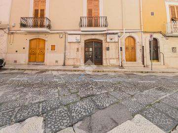 2 LOCALI A MANFREDONIA