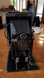 Antica macchina fotografica