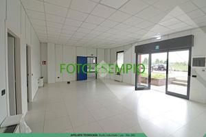 CAPANNONE A CORNAREDO