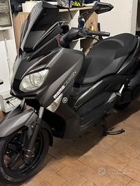 Yamaha X-Max 250