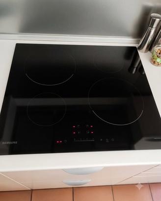 Piano a Induzione SAMSUNG + Forno Ventilato BEKO