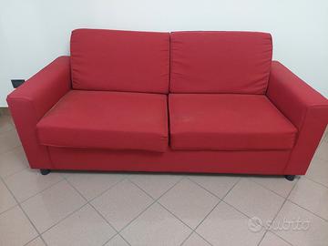 Divano con possibilità di consegna