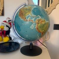 Mappamondo con luce integrata