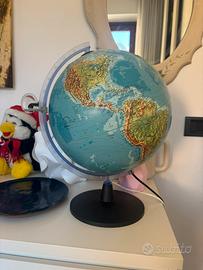 Mappamondo con luce integrata