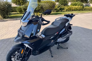 BMW C400X Triple Black