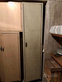 Armadio grigio anni 50-60