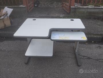 scrivania 