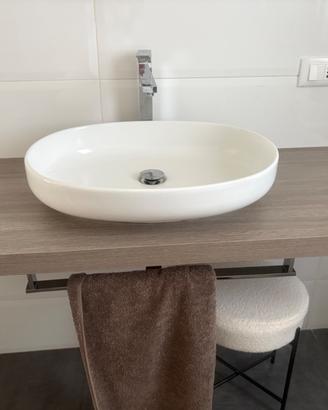 Lavabo completo di mensolone e rubinetteria