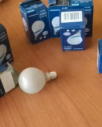 10 lampadine lampada tonda alogena e 14 220v 2€ l'