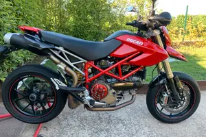 Ducati Hypermotard 1100S