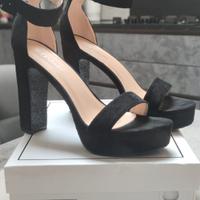 Scarpe sandalo con tacco