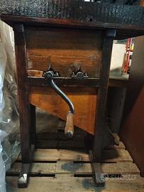 Sgranatrice meccanica per pannocchie di mais