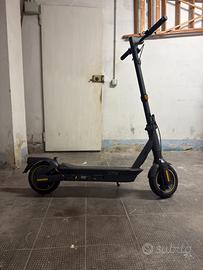 Monopattino elettrico Ninebot MAX G2 - 570km